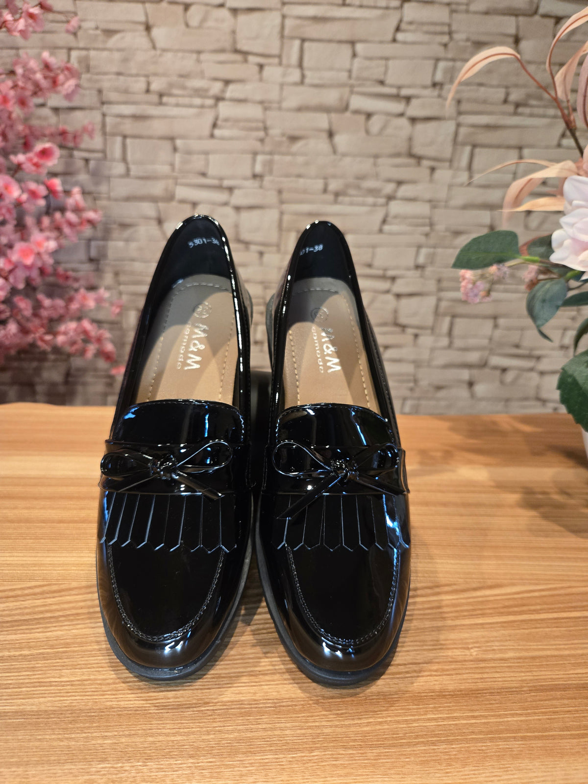 Derbies noires vernies đ€